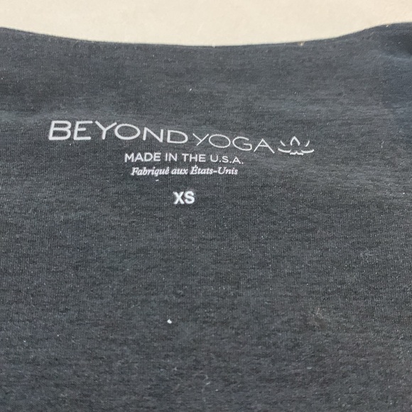 Beyond Yoga crop top - Picture 2 of 4